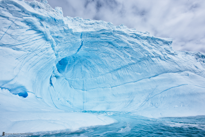 Illustration for article titled Antarctic ice looks so tempting as summer temperatures soar